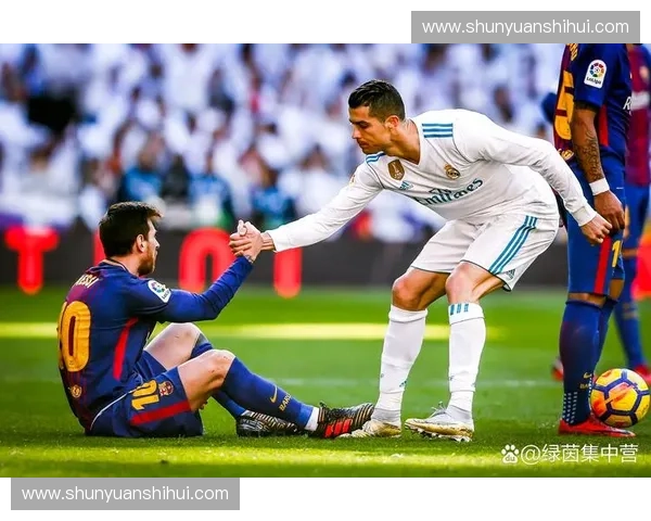 世界杯狂欢：回顾历史经典瞬间，展望未来足坛新传奇